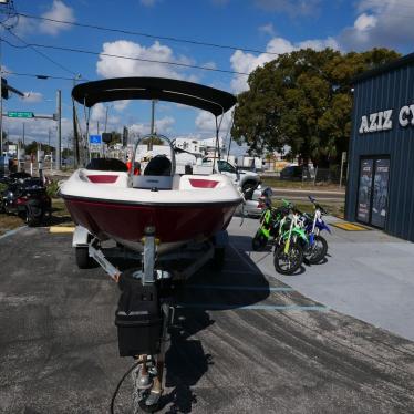 2015 Bayliner element e16