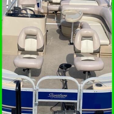 2014 Sun Tracker fishin' barge 22 dlx