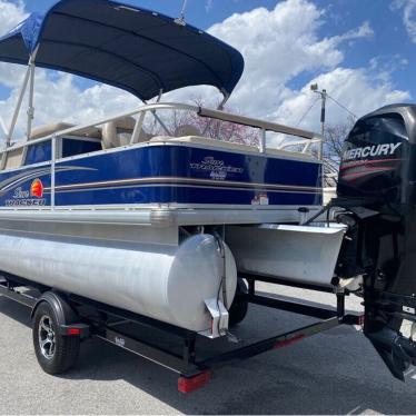 2014 Sun Tracker fishin' barge 22 dlx