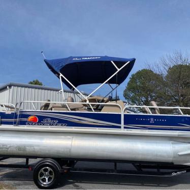 2014 Sun Tracker fishin' barge 22 dlx