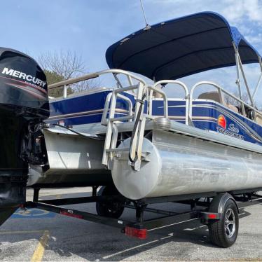 2014 Sun Tracker fishin' barge 22 dlx