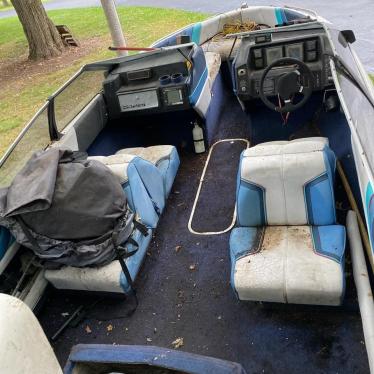 1988 Bayliner 17ft boat