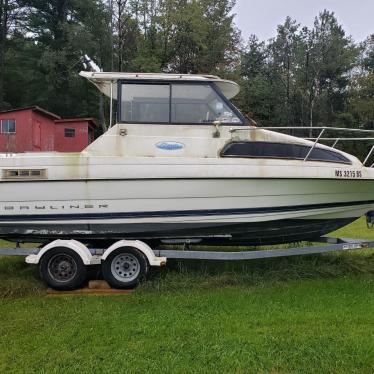 2005 Bayliner 22ft boat