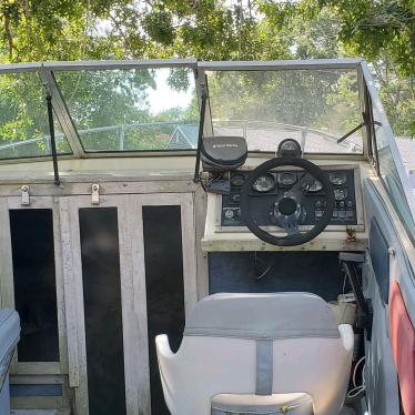 1984 Stingray 19ft boat