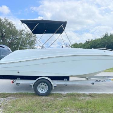 2019 Hurricane sundeck 192