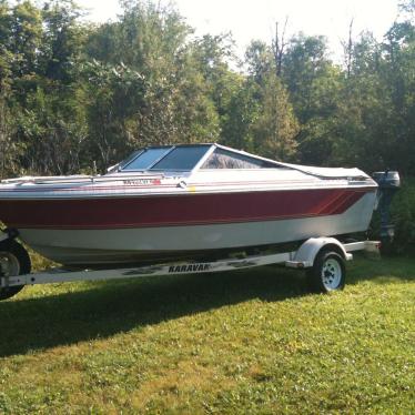 1985 Crestliner 18ft boat