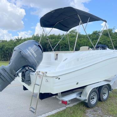 2019 Hurricane sundeck 192