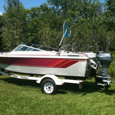 1985 Crestliner 18ft boat