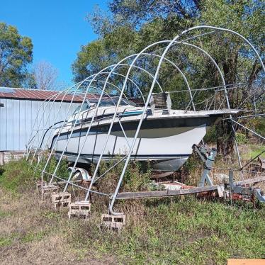 1989 Carver 25ft boat