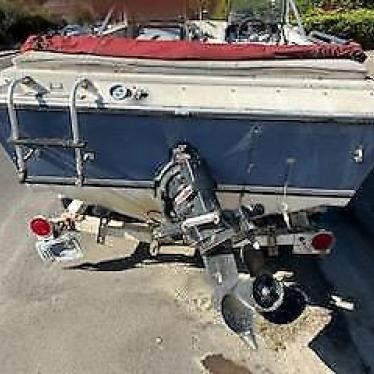 1984 Four Winns 15ft boat