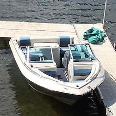 1989 Four Winns 16ft boat