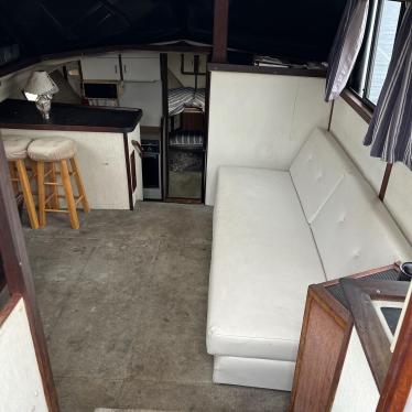 1983 Carver 32ft boat