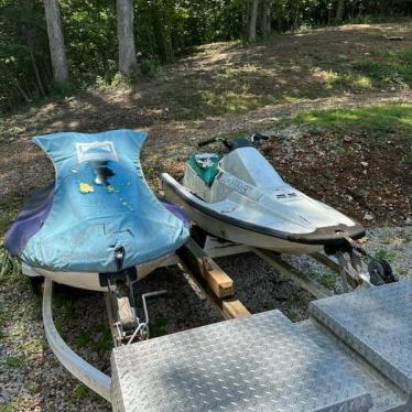 1997 Yamaha waverunner 11ft jet boat