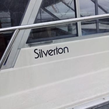1987 Silverton 34ft cabin cruiser