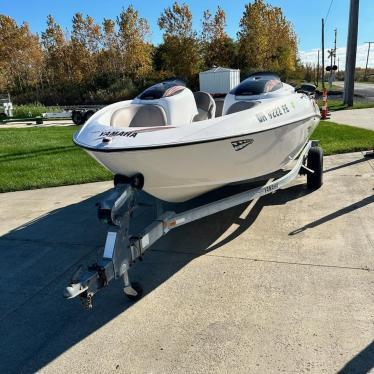 2001 Yamaha ls 2000 19ft boat