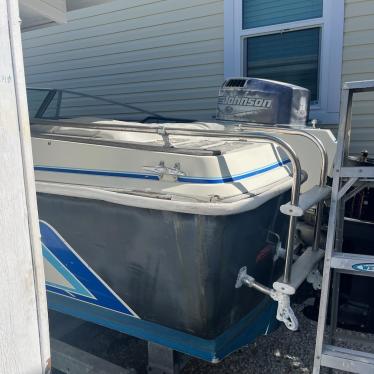 1985 Larson 19ft boat