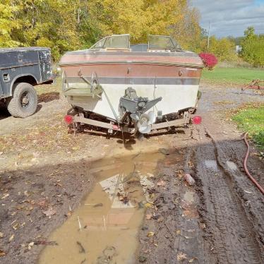 1985 Baja 18ft boat