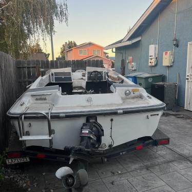 1989 Larson 17ft boat