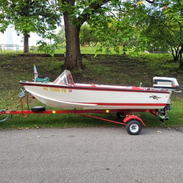 1960 Crestliner lark