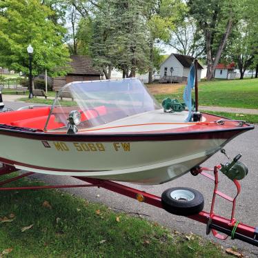 1960 Crestliner lark