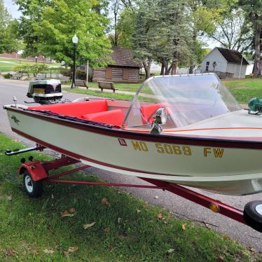 1960 Crestliner lark