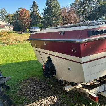 1983 Thompson i/o 20ft boat