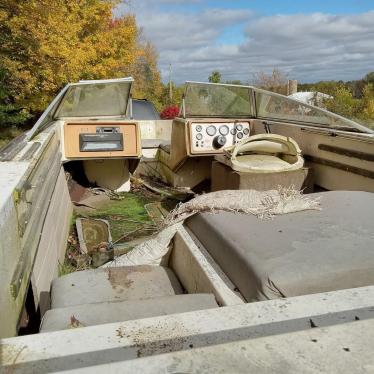 1985 Baja 18ft boat