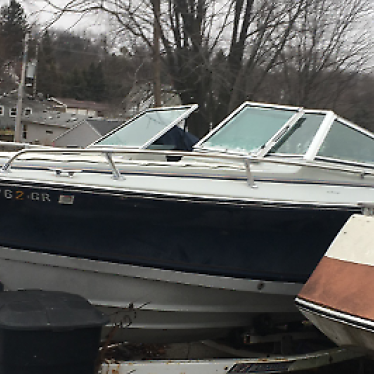 1984 Four Winns 17ft boat