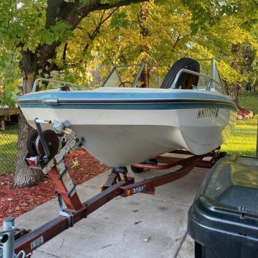 1974 Glastron tri-hulk 15ft boat