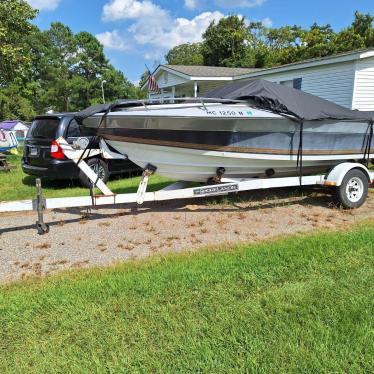 1987 Four Winns 18ft boat