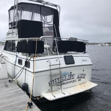 1983 Carver 32ft boat