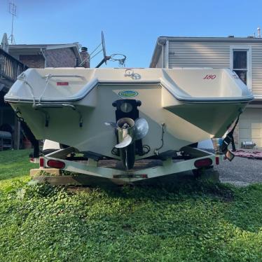 1990 Sea Ray 18ft boat