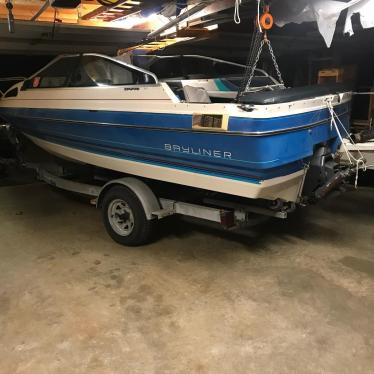 1983 Bayliner cabin cruiser 18ft boat