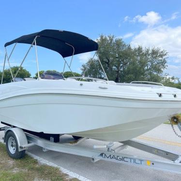 2019 Hurricane sundeck 192