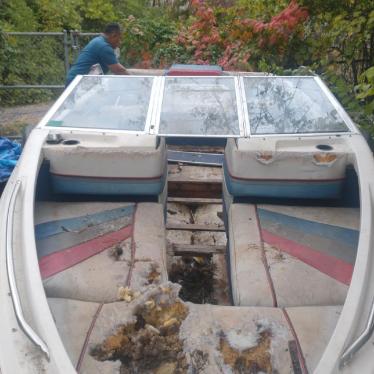 1987 Bayliner 18ft boat