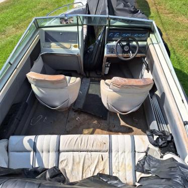 1987 Four Winns 18ft boat