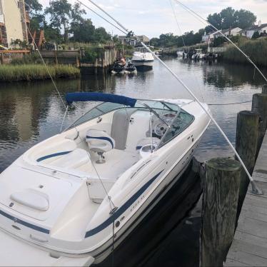 2004 Maxum 24ft boat