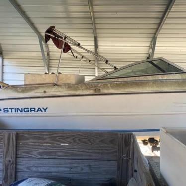 1992 Stingray 21ft boat