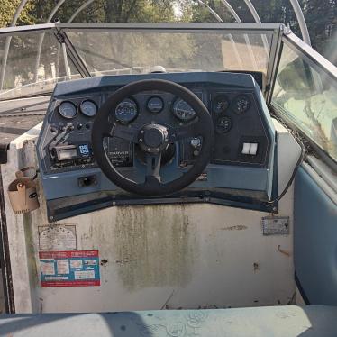 1989 Carver 25ft boat