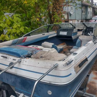 1987 Bayliner 18ft boat