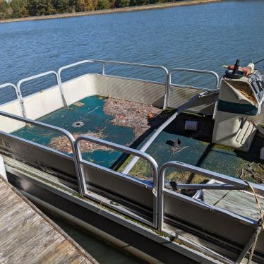 Odyssey Pontoon 20' Boat Located In Ruther Glen, VA - No Trailer 1997 ...