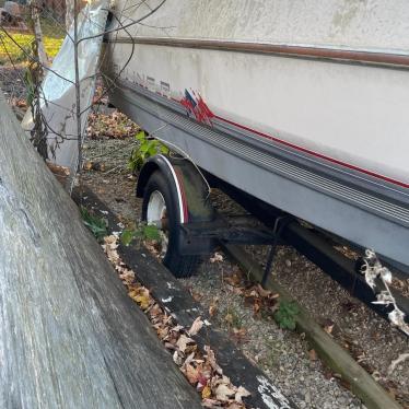 1990 Bayliner 17ft boat