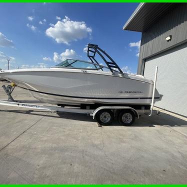 2019 Regal 22 fasdeck