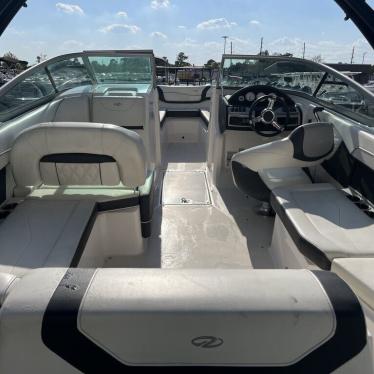 2019 Regal 22 fasdeck