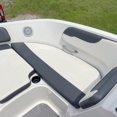 2020 Bayliner vr5