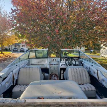 1986 Four Winns 17ft boat