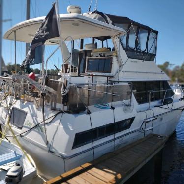 1989 Carver 38ft boat