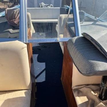 1977 Starcraft 18ft boat