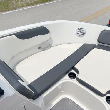 2020 Bayliner vr5