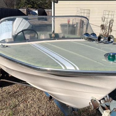 1968 Glastron 15ft boat